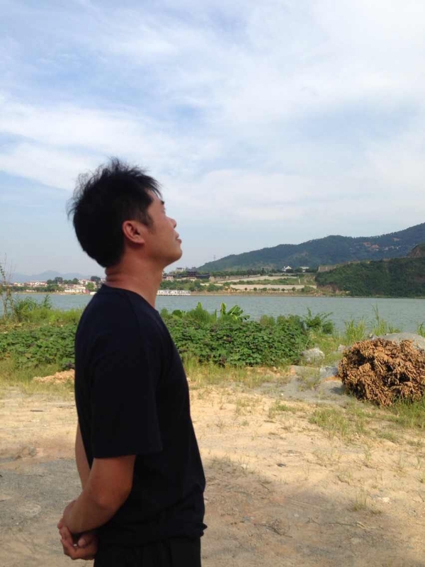 雾里看花的第一张照片--长乐征婚网