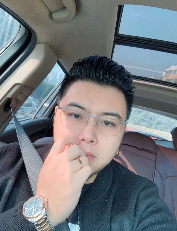 把苹果咬哭的第一张照片--长乐征婚网